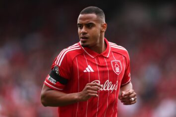 «Челси», «Арсенал» и «Барселона» вступили в борьбу за защитника «Ноттингем Форест» Мурилло — бразильца оценивают в 90 млн евро