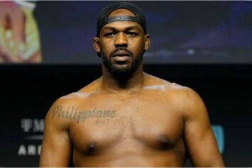 Джонс неожиданно поддержал принцип Нурмагомедова об уходе из спорта