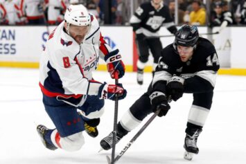 Карелин назвал Овечкина примером дисциплины и символом российского спорта