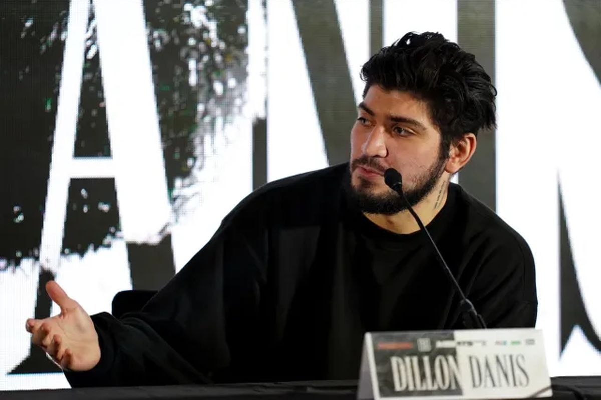 Диллон Дэнис