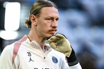 Журова объяснила отсутствие Сафонова на командной фотографии ПСЖ