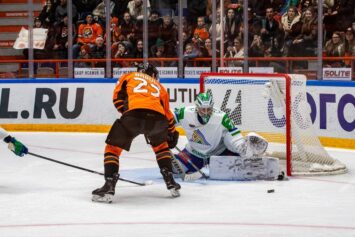 Букмекеры назвали «Салават Юлаев» фаворитом домашнего матча КХЛ против «Амура»