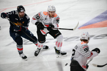 Букмекеры не смогли определить фаворита матча КХЛ «Авангард» — «Металлург»