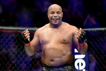 Кормье объяснил успех легендарного зала AKA