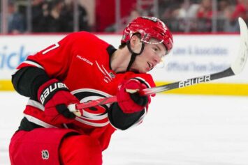 Тренер «Каролины» Бриндамор заявил о проблемах команды после поражения от «Колорадо»