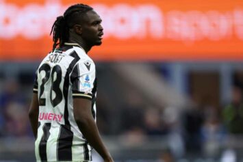 СМИ: «Челси» и МЮ следят за защитником «Удинезе» Умаром Соле