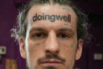 О’Мэлли раскрыл правду о татуировке с логотипом на лбу