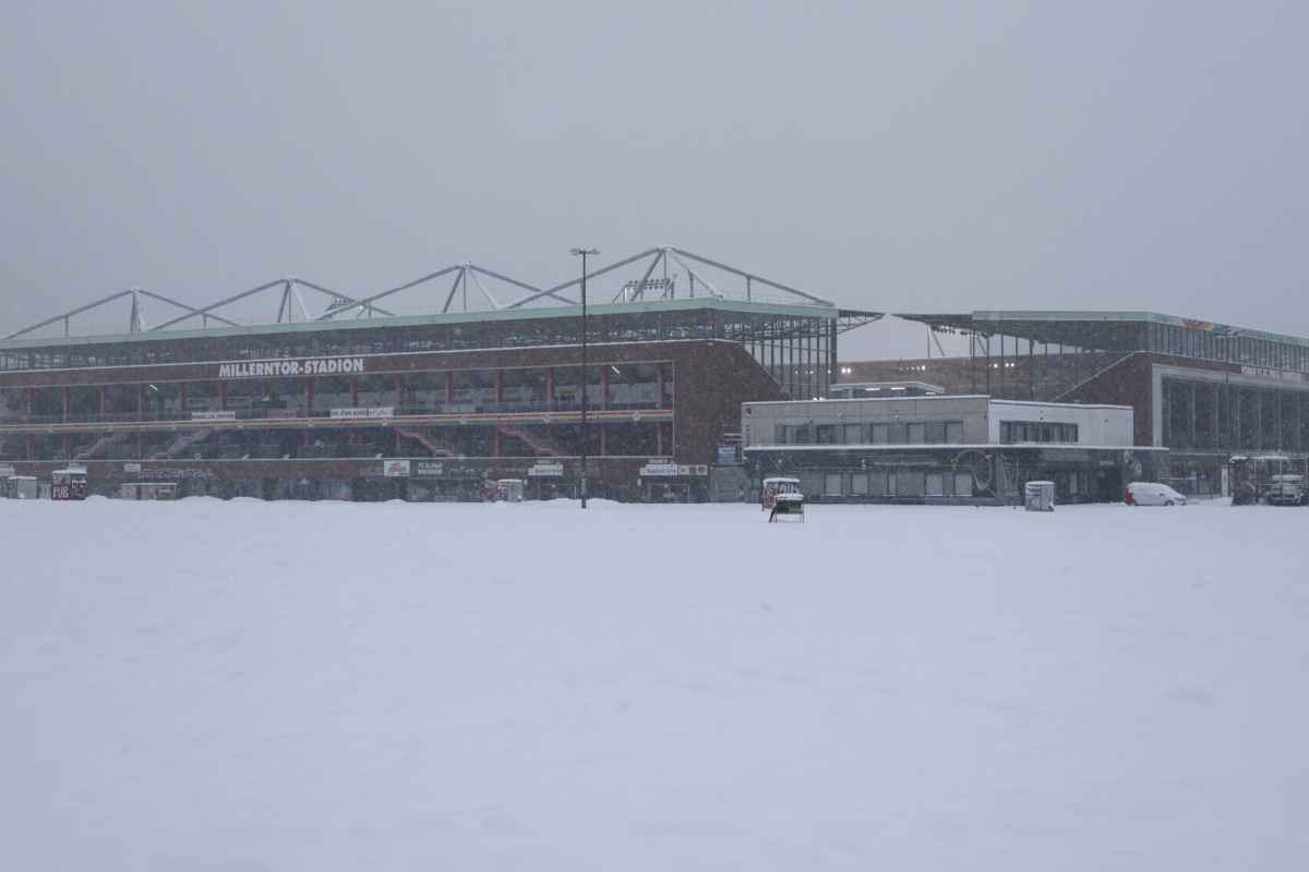 Матч Бундеслиги между «Санкт Паули» и «Лейпцигом» перенесли из-за погодных условий