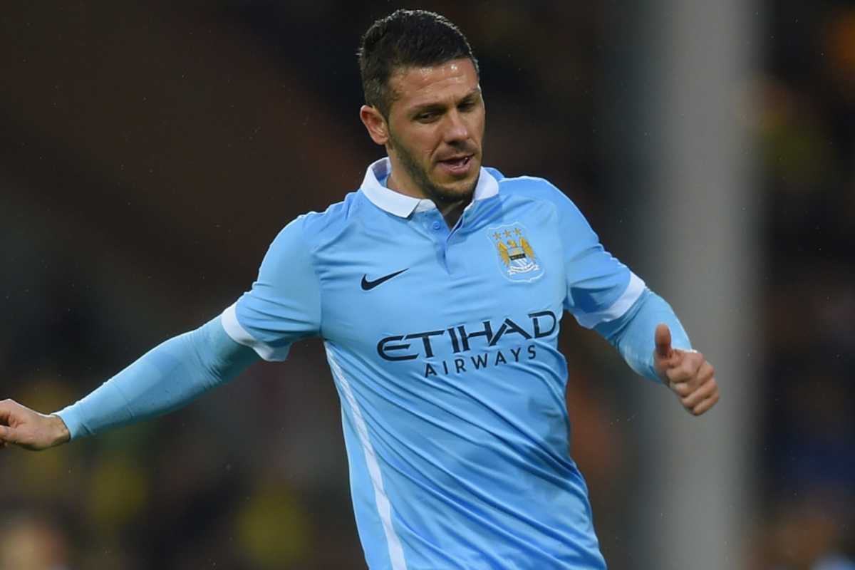 Экс-футболист «Манчестер Сити» Демикелис и его дети едва не утонули во время серфинга в Уругвае