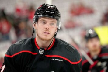 Никишин вышел на третье место в истории «Каролины» по голам среди новичков-защитников