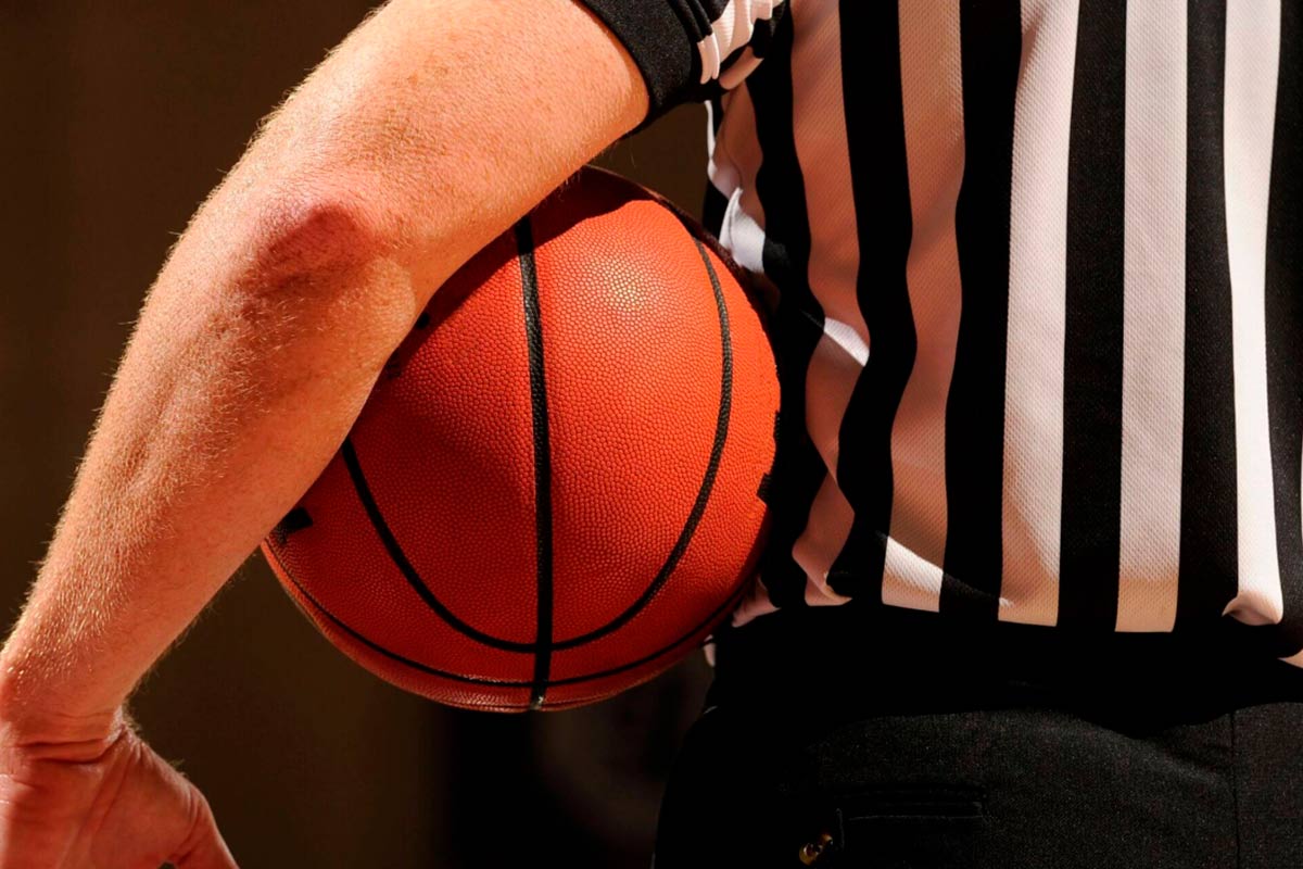 Баскетбольный арбитр