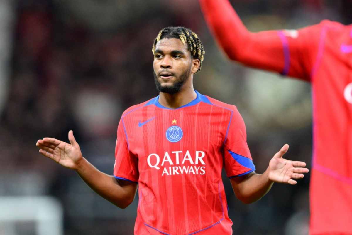 «Челси» и «Астон Вилла» интересуются 18-летним форвардом ПСЖ — Плеттенберг