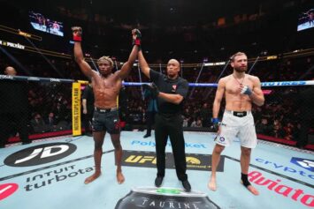 Легендарный рефери получил травму на UFC 324