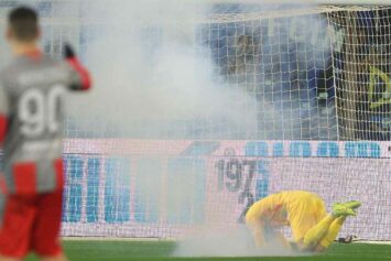 Фанаты «Интера» избили болельщика, бросившего петарду во вратаря «Кремонезе» во время матча Серии А