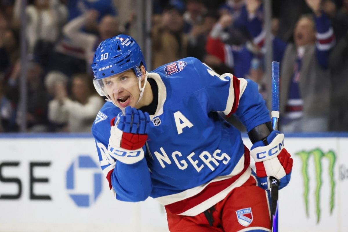 Артемий Панарин