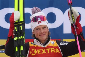 Клебо взял золото скиатлона на Играх-2026 и стал шестикратным олимпийским чемпионом