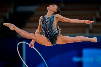 Упражнение с обручем