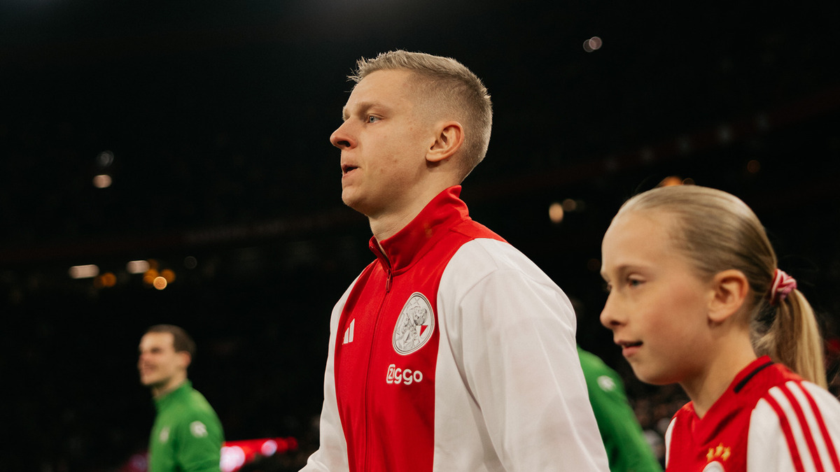 «Аякс» объявил о тяжелой травме Зинченко: сезон для украинца завершен