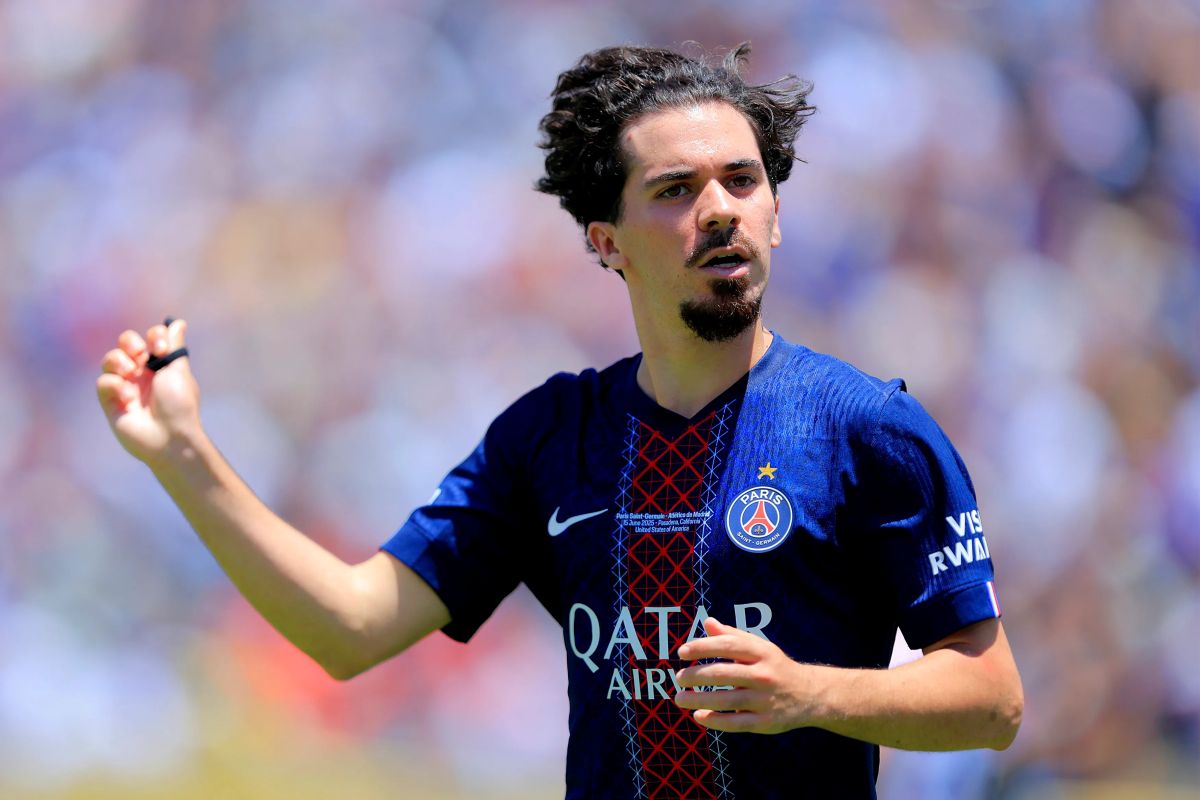 Хавбек ПСЖ Витинья назвал лучшего полузащитника мира: «Он волшебник»