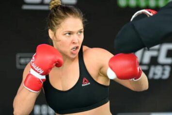 Легенда UFC противопоставила свое возвращение турниру у Белого дома