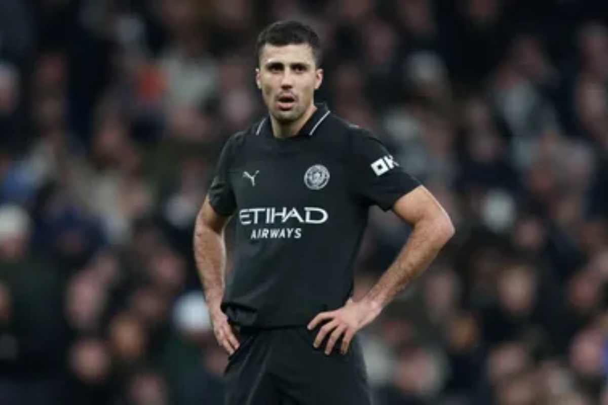 Полиция проверяет Родри из «Ман Сити» из‑за жалоб соседей на дрон — The Sun