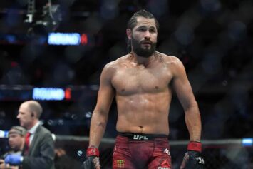 Масвидаль готов поставить $100 тысяч на исход возможного поединка Чимаева и Стрикленда