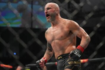 Александр Волкановски