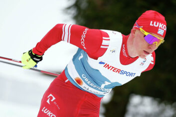 Большунов выиграл серебро в классической гонке на 15 км на этапе «Тур де Ски»