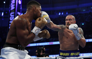 The Ring назвал поединок Усика и Джошуа событием года