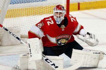 Бобровский отбил 47 бросков и стал третьей звездой матча «Флориды» с «Калгари»