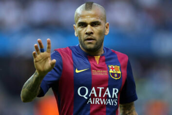 Алвес не включил Месси в список лучших игроков «Барселоны» по позициям