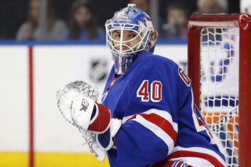 Георгиев одержал 50-ю победу в НХЛ, отбив 13 бросков в матче «Рейнджерс» с «Анахаймом»