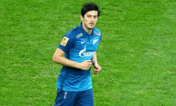 Медведев заявил, что Азмун останется в «Зените», если ему не найдут замену