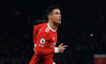 Криштиану Роналду может уйти из «Манчестер Юнайтед» и стать одноклубником Месси в ПСЖ