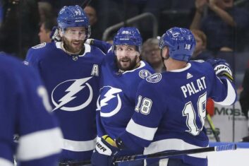 Кучеров сделал хет-трик и стал первой звездой матча «Тампы-Бэй» с «Баффало»