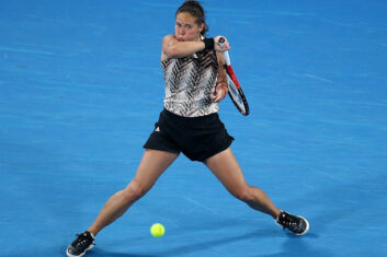 Касаткина обыграла Мугурусу и вышла в полуфинал турнира WTA в Сиднее