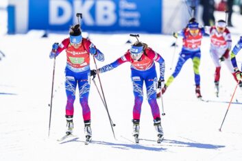 Женская сборная России по биатлону заняла третье место на эстафете Кубка мира