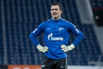 Голкиперу «Байера» Луневу проведут операцию в Германии