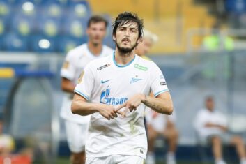 Семак не стал исключать скорый уход Азмуна из «Зенита»