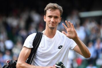 Медведев пробился в третий круг Australian Open