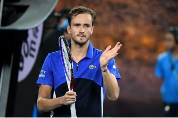 Медведев пробился в четвертьфинал Australian Open