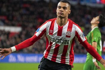 «Манчестер Сити» и «Ливерпуль» вступили в борьбу за форварда ПСВ