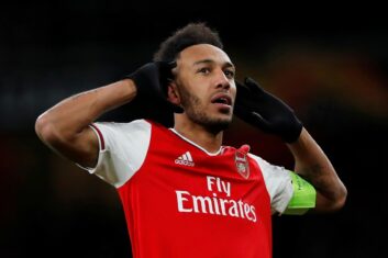 Обамеянг официально стал игроком «Барселоны»