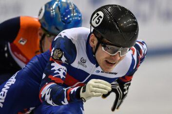 Шорт-трекисты Елистратов и Айрапетян лишились шанса побороться за медали ОИ