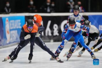 Союз конькобежцев России признал ошибку спортсменов, лишившую сборную финала в шорт-треке