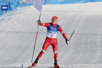 Трехкратный олимпийский чемпион Большунов успешно прошел квалификацию на Кубке мира
