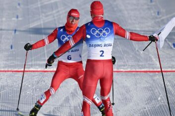 Спицов рассказал, почему чемпион Игр Александр Большунов избегает общения