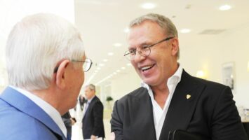 Фетисов поддержал решение провести матч Россия — Канада в масках