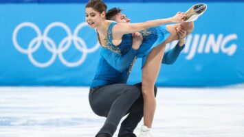 Стала известна причина пропуска тренировки парой Мишиной и Галлямова