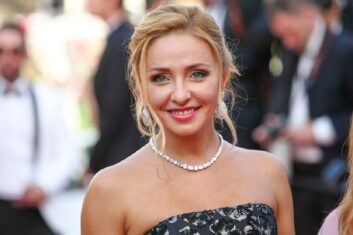 Навка поддержала фигуристку Мишину, которая выругалась перед журналистами